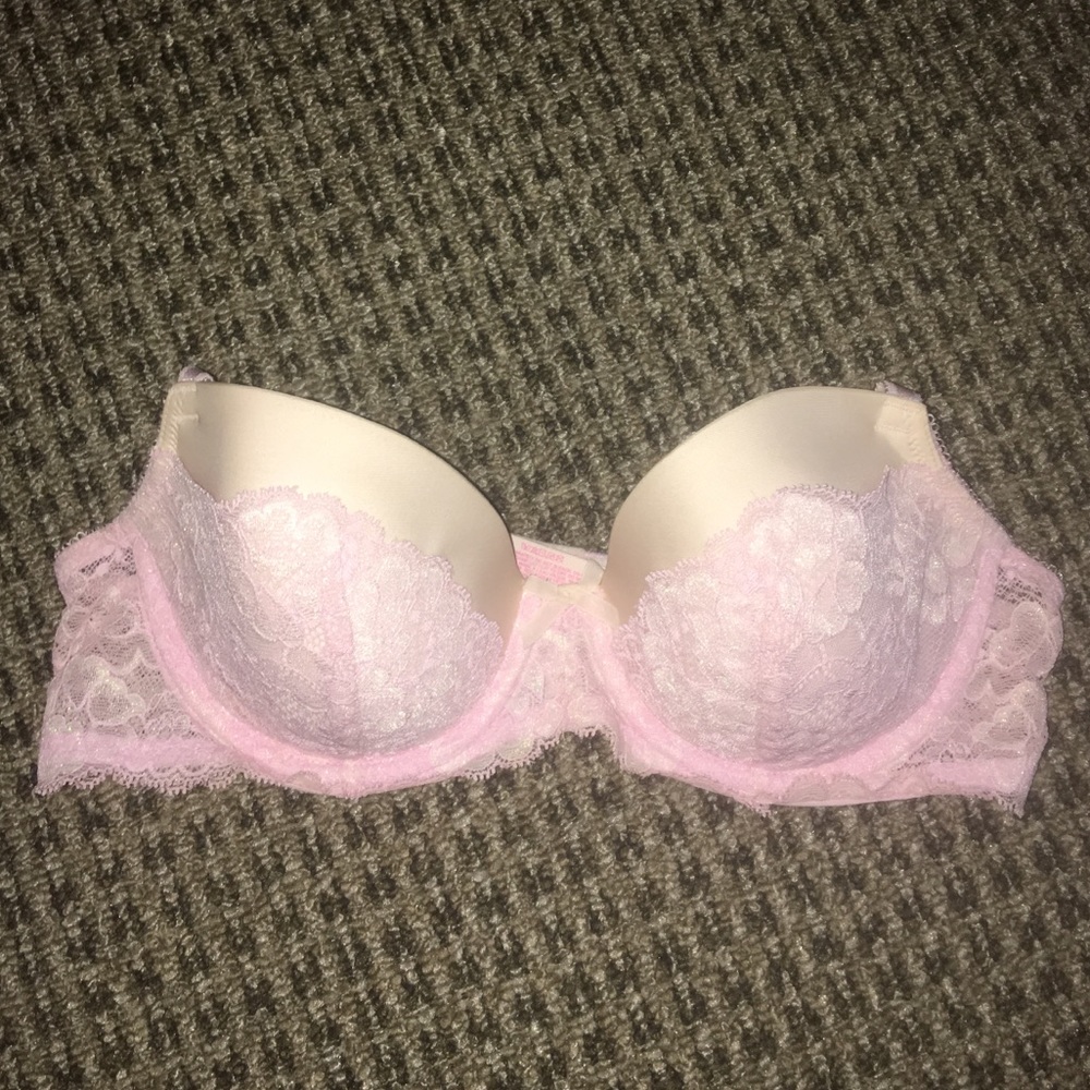 Victoria’s Secret lightly lined bra